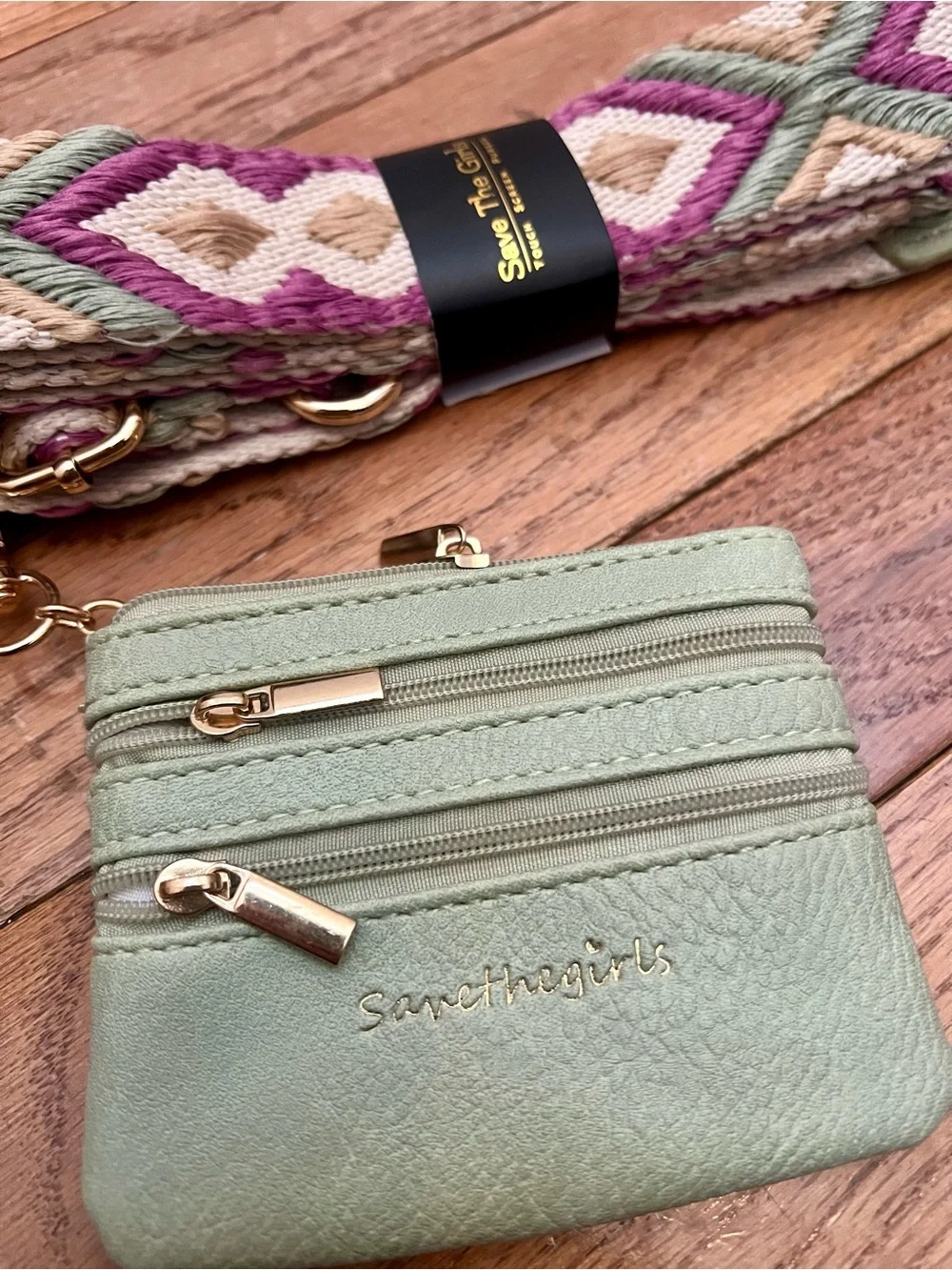 Save the Girls Clip & Go Strap w/ Zippered Pouch NWT Sage green - Picture 3 of 11